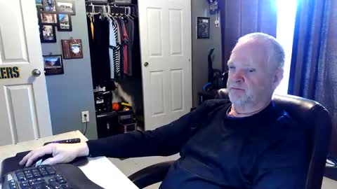 Snapshot of midwestdad09 chatting on 30, 4, 2026 midwestdad09 online show from 30, 4, 2026
