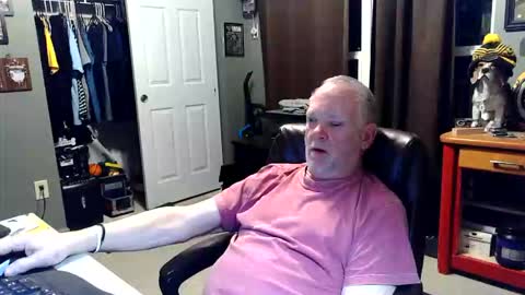 Snapshot of midwestdad09 chatting on 3, 5, 2026 midwestdad09 online show from 3, 5, 2026