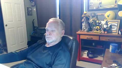 Snapshot of midwestdad09 chatting on 5, 5, 2026 midwestdad09 online show from 5, 5, 2026