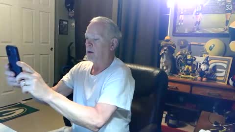 Snapshot of midwestdad09 chatting on 10, 5, 2026 midwestdad09 online show from 10, 5, 2026