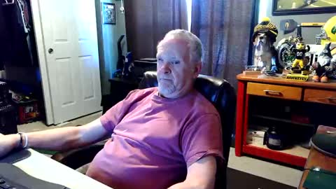 Snapshot of midwestdad09 chatting on 14, 5, 2026 midwestdad09 online show from 14, 5, 2026