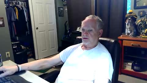 Snapshot of midwestdad09 chatting on 16, 5, 2026 midwestdad09 online show from 16, 5, 2026