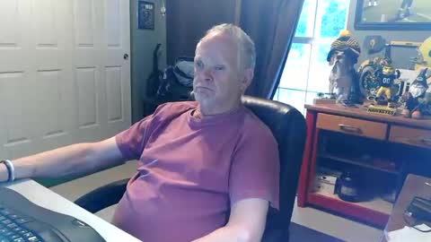 Snapshot of midwestdad09 chatting on 18, 5, 2026 midwestdad09 online show from 18, 5, 2026