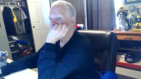 Snapshot of midwestdad09 chatting on 22, 5, 2026 midwestdad09 online show from 22, 5, 2026