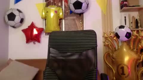 Snapshot of miel_alisha chatting on 19, 6, 2026 miel online show from 19, 6, 2026