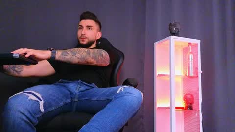 MightyAaron online show from 16, 2, 2025