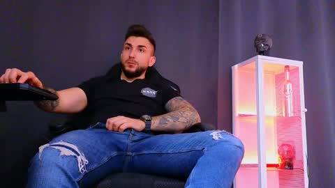 MightyAaron online show from 27, 2, 2025