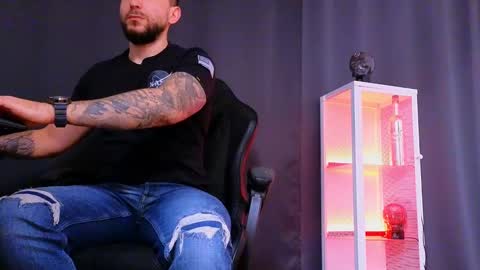 MightyAaron online show from 5, 3, 2025