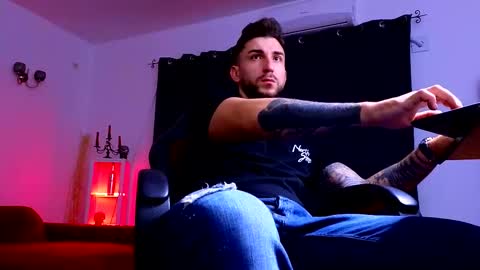 MightyAaron online show from 30, 9, 2025