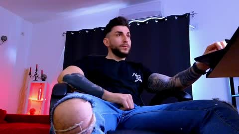 MightyAaron online show from 9, 4, 2026