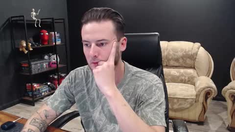 Snapshot of mihasikd chatting on 28, 10, 2025 Misha Winchester online show from 28, 10, 2025