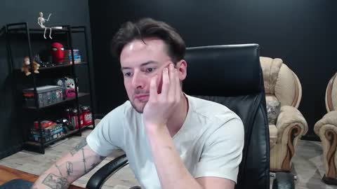 Snapshot of mihasikd chatting on 23, 11, 2025 Misha Winchester online show from 23, 11, 2025