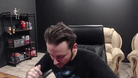 Snapshot of mihasikd chatting on 4, 12, 2025 Misha Winchester online show from 4, 12, 2025