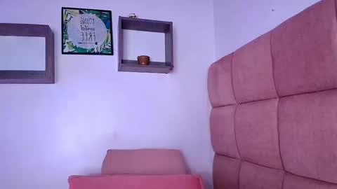 Snapshot of miia_01_ chatting on 16, 9, 2025 Mia online show from 16, 9, 2025