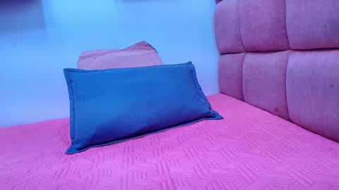 Snapshot of miia_01_ chatting on 5, 10, 2025 Mia online show from 5, 10, 2025