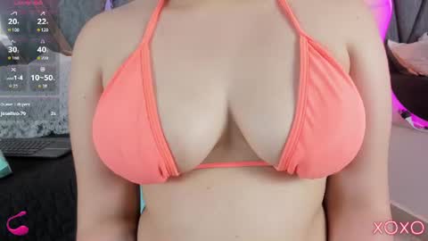 Snapshot of miia_deluxe_ chatting on 7, 7, 2026 miia_deluxe_ online show from 7, 7, 2026