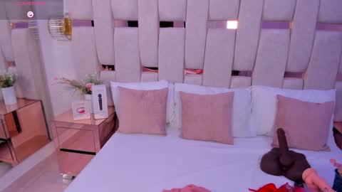 Miia Schwarz  online show from 17, 1, 2025