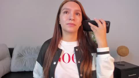 Miia 3 online show from 26, 2, 2025