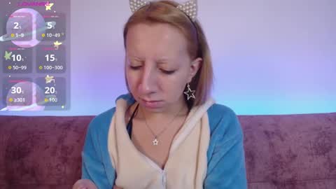 Snapshot of miiaa_doll chatting on 28, 10, 2025 MIIA online show from 28, 10, 2025