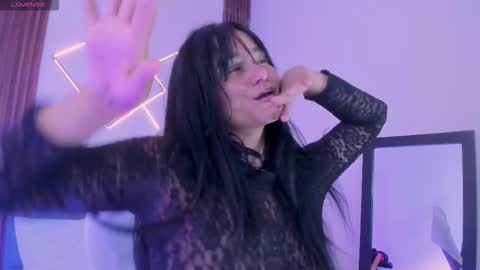 Mia  online show from 25, 2, 2026