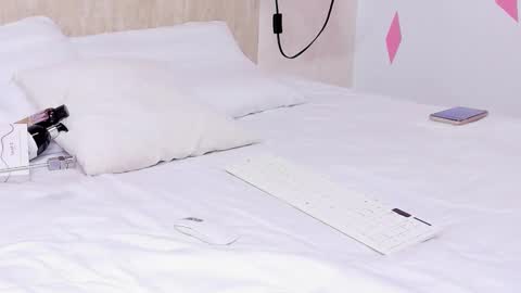 miiaa_m online show from 15, 3, 2026