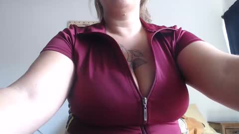 Snapshot of miilu74 chatting on 7, 1, 2025 Miilu74 online show from 7, 1, 2025