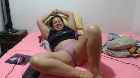 Snapshot of miilu74 chatting on 1, 10, 2025 Miilu74 online show from 1, 10, 2025