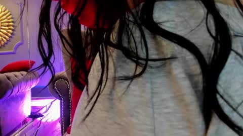 miilu  online show from 14, 12, 2024