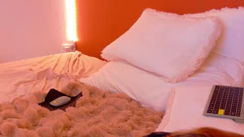 Snapshot of miirra_ chatting on 19, 11, 2025 Amira online show from 19, 11, 2025