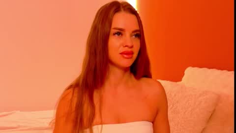 Snapshot of miirra_ chatting on 17, 12, 2025 Amira online show from 17, 12, 2025