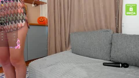 Snapshot of miissblonde chatting on 28, 10, 2025 miissblonde online show from 28, 10, 2025