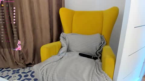 Snapshot of miissblonde chatting on 12, 11, 2025 miissblonde online show from 12, 11, 2025