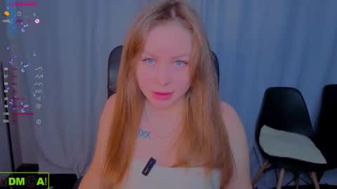 Snapshot of mika_bloom chatting on 17, 11, 2025 Mika online show from 17, 11, 2025