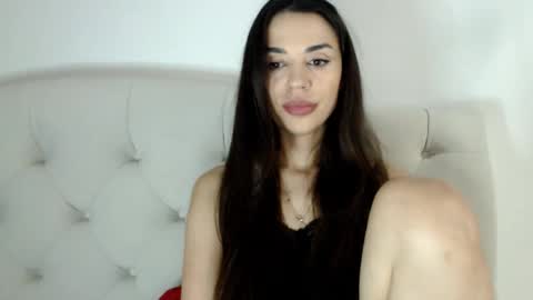 Snapshot of mika_gold7 chatting on 16, 11, 2025 Mika online show from 16, 11, 2025