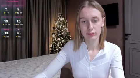 Snapshot of mika_ray chatting on 20, 12, 2025 Mika online show from 20, 12, 2025