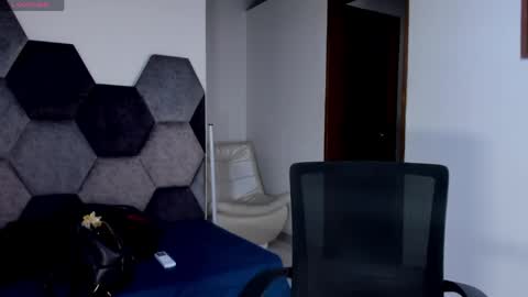 Mikaela blondie bigass online show from 17, 5, 2026