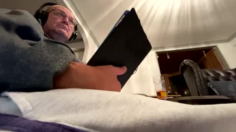 Snapshot of mike26051 chatting on 2, 12, 2024 mike26051 online show from 2, 12, 2024