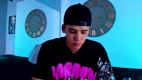 Snapshot of mike_0233 chatting on 12, 12, 2024 Mike 0233 online show from 12, 12, 2024