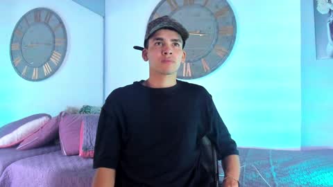 Snapshot of mike_0233 chatting on 17, 12, 2024 Mike 0233 online show from 17, 12, 2024