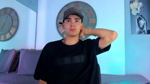 Snapshot of mike_0233 chatting on 4, 1, 2025 Mike 0233 online show from 4, 1, 2025