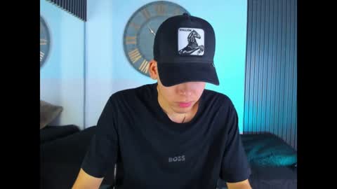 Snapshot of mike_0233 chatting on 29, 1, 2025 Mike 0233 online show from 29, 1, 2025