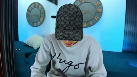 Snapshot of mike_0233 chatting on 8, 2, 2025 Mike 0233 online show from 8, 2, 2025