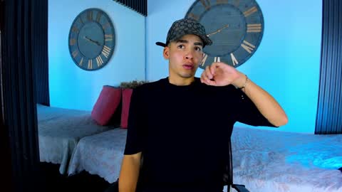 Snapshot of mike_0233 chatting on 9, 2, 2025 Mike 0233 online show from 9, 2, 2025