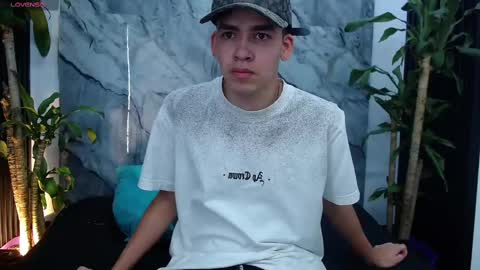 Snapshot of mike_0233 chatting on 15, 2, 2025 Mike 0233 online show from 15, 2, 2025