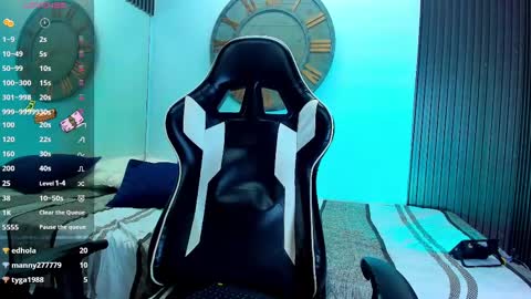 Snapshot of mike_0233 chatting on 20, 2, 2025 Mike 0233 online show from 20, 2, 2025