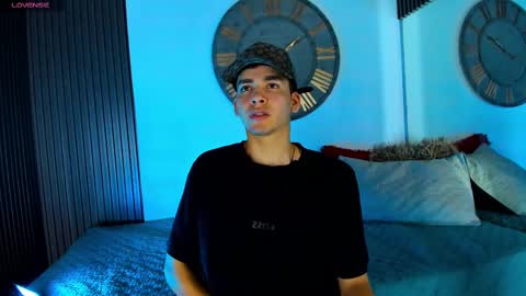 Snapshot of mike_0233 chatting on 22, 2, 2025 Mike 0233 online show from 22, 2, 2025