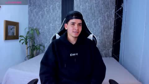 Snapshot of mike_0233 chatting on 27, 9, 2025 Mike 0233 online show from 27, 9, 2025