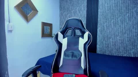 Snapshot of mike_0233 chatting on 29, 10, 2025 Mike 0233 online show from 29, 10, 2025