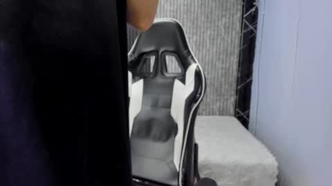 Snapshot of mike_0233 chatting on 7, 11, 2025 Mike 0233 online show from 7, 11, 2025