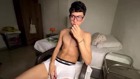 Snapshot of mike_pineapple chatting on 25, 11, 2025 Mike Pineapple online show from 25, 11, 2025